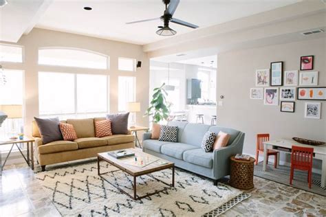 cozy  inviting living room interiors  fall  love