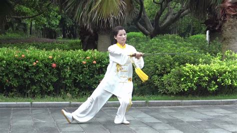 32 Yang Sword Form By Unknown Chinese Woman Tai Chi