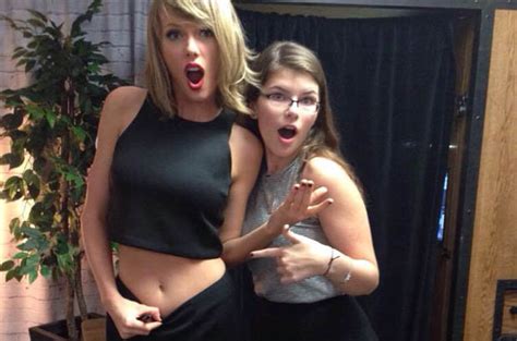 Picture Of Taylor Swift S Belly Button Makes Great Memes
