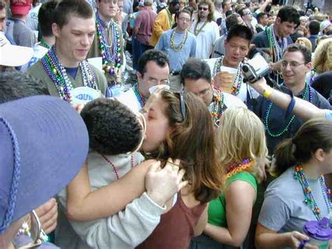 drunk college coeds kissing at crazy rave parties pichunter
