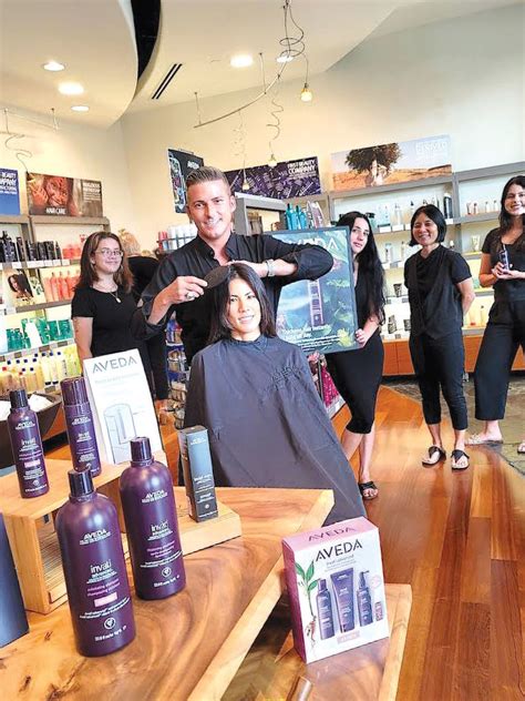 salon offers hair loss treatment midweek
