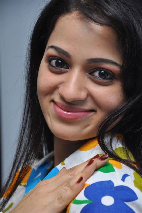 Telugu Actress Reshma Smiling Face Closeup Photos