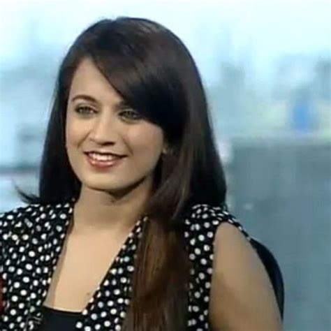 15 Most Hottest Female News Anchors In India Slide 12