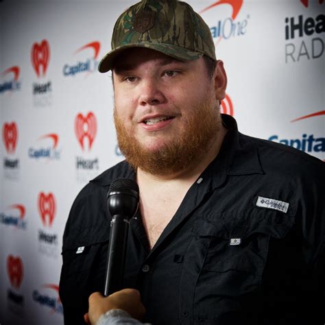 luke combs celebrity biography zodiac sign  famous quotes