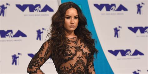 demi lovato reveals she s sexually fluid here s what