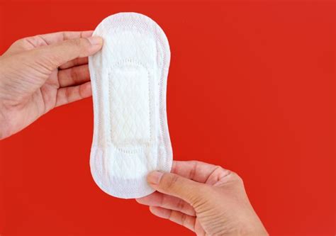 synthetic sanitary pads a silent health threat for women health