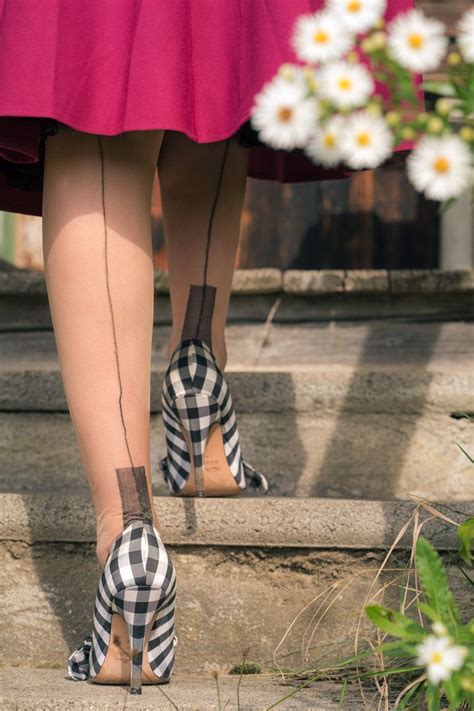 Retrocat Wearing The Glamour European Heel Fully Fashioned Stockings