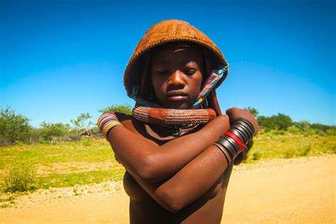 Himba La Tribu Africana Que Lucha Por Conservar Su Cultura • Cinco