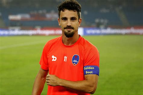 fc pune city snap isl golden boot winner marcelinho mykhel