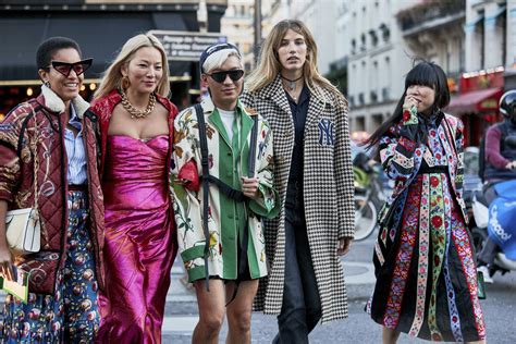 paris fashion week street style     fashion month