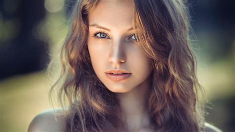 Blue Eyed Long Haired Leah Cuvillier Blonde Model Teen Girl Wallpaper