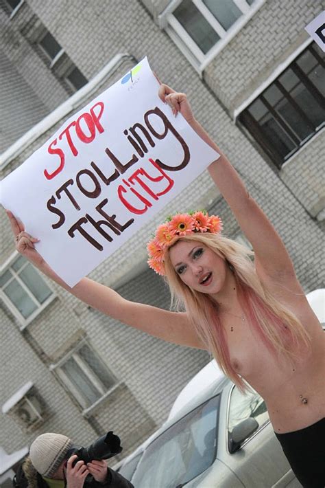 femen nude protest gallery sankaku complex