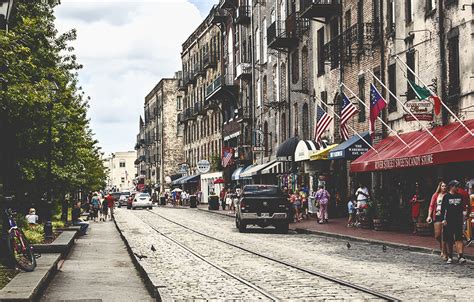 historic importance   bustl      downtown savannah