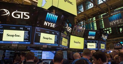 snap s 2 2 billion loss caps bumpy first months as a public company