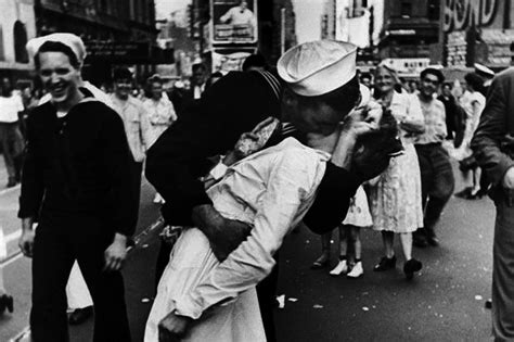 Woman Who Featured In Famous V J Day Kiss Photograph Has Died