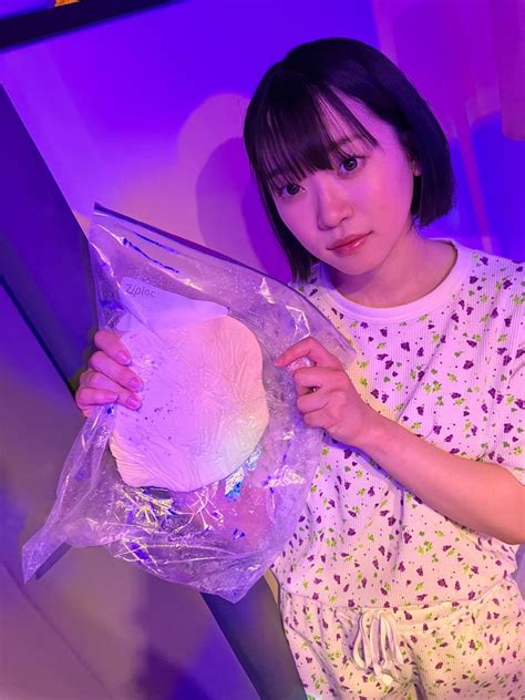 【戦国愛撫 Chigiri 】公式 On Twitter Rt Kano Yura うどん粉を手に持つ成人女性の画像ください！
