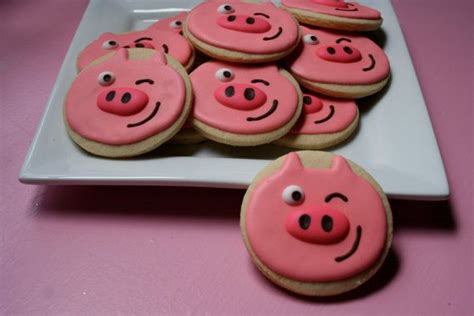 pig winking  dozen cookies  thetalentedcookie  etsy   pigs party pinterest