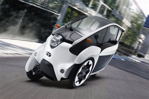 toyota  road electric city car heres   leans