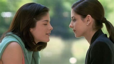 This Iconic Same Sex Movie Kiss Was Cut From Tv And Fans Are Not Happy