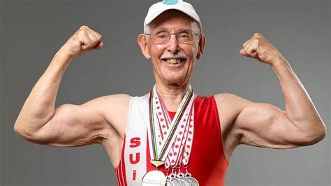95 jarige loopt wereldrecord wtf nl blijf je verbazen