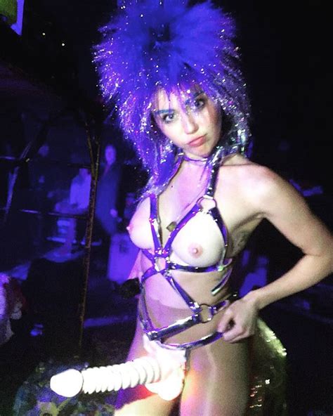 Miley Cyrus “topless” With Strap On In Concert Of The Day