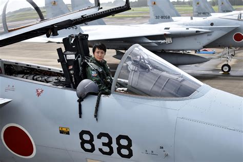 top gun woman  japans  female fighter pilot