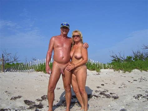 04  In Gallery Couples At Nude Beach Picture 5