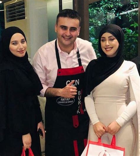 أشهر طباخ تركي يعرض الزواج على فتاة عربية فيديو وصور
