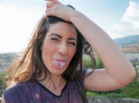 the pros and cons of getting a tongue piercing