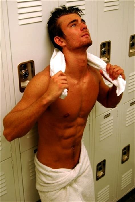 hot hunk men and bodybuilders with towels gallery 7