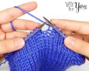 hold yarn  knitting tension  needles