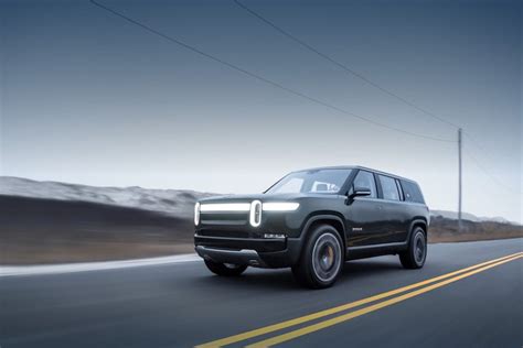 rivian rs electric suv  coolector
