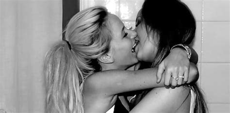 Beautiful And Romantic Lesbians 31 Pics Xhamster