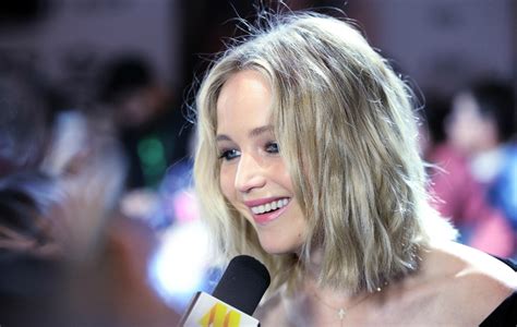 red sparrow director speaks out on jennifer lawrence s racy scenes nme