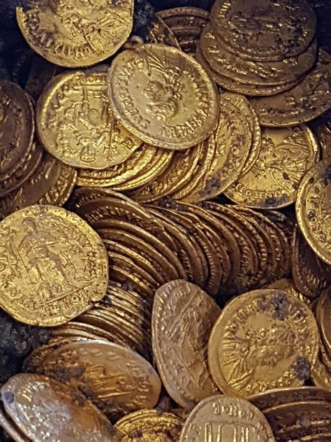 history blog blog archive late roman gold coin hoard   como