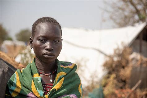 women  girls bearing brunt  south sudanas  extreme hunger crisis  aliving memorya