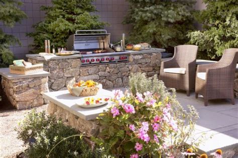 how to turn your backyard into a fun outdoor living area