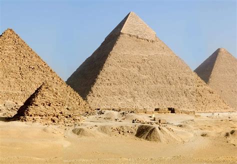 de meest spraakmakende bouwwerken van egypte zijn zonder twijfel de drie grote piramides van