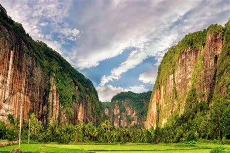 nama nama bukit  pulau jawa jadi destinasi wisata populer