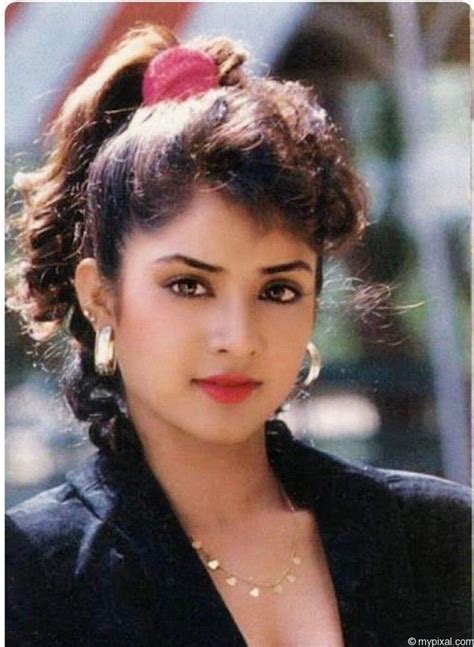 Divya Bharti Photos Images Pictures Hd Wallpapers And