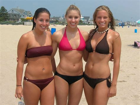 candid busty teens in bikinis