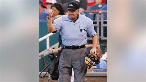dale scott a major league baseball umpire since 1986 says he is gay
