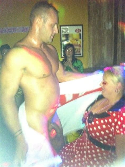 cfnm real hen night male strippers 57 pics xhamster