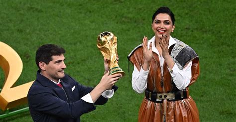 Deepika Padukone Unveils World Cup Trophy Mammootty And Mohanlal