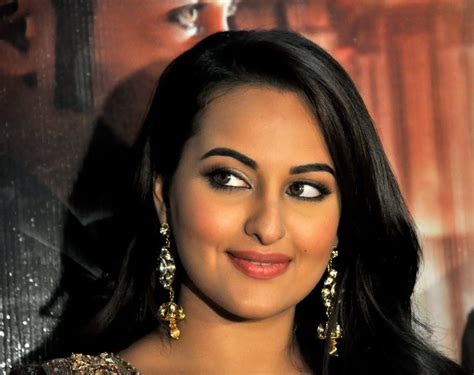 sonakshi sinha hot hd wallpapers 5 high resolution pictures