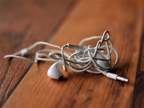 youll waste  days   life untangling apple headphones cult  mac