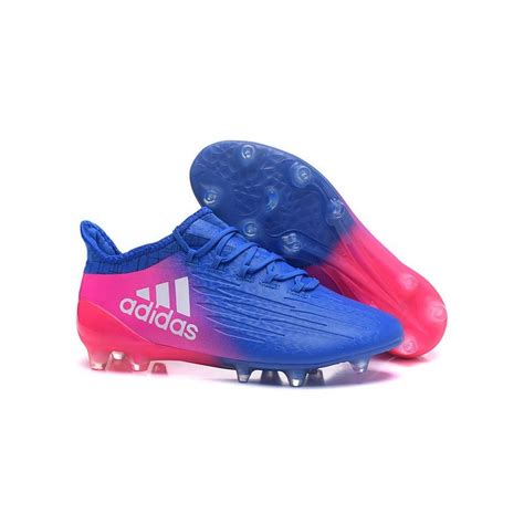 chaussure de foot bleu  rose