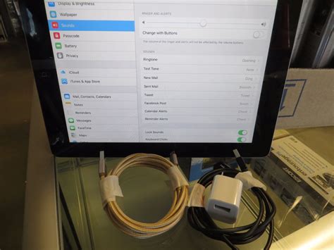 apple ipad  gb model   charger