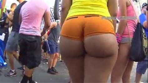 amazing black ass dancing in a festival xvideos