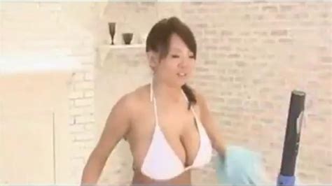 Asian Japanese Av Teen Model Hitomi Tanaka Gets Bouncy In The Gym